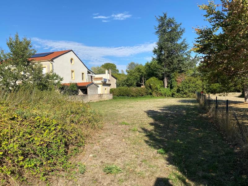 Terrain constructible - 943 m²