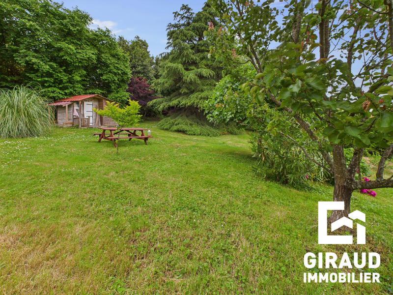 Maison ancienne - 305 m² - 6 pièces