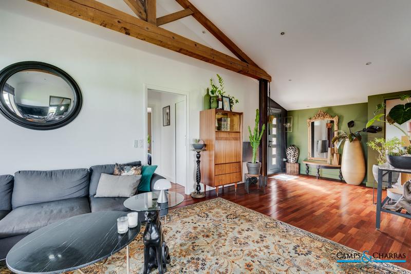 Maison - 211 m² - 7 pièces