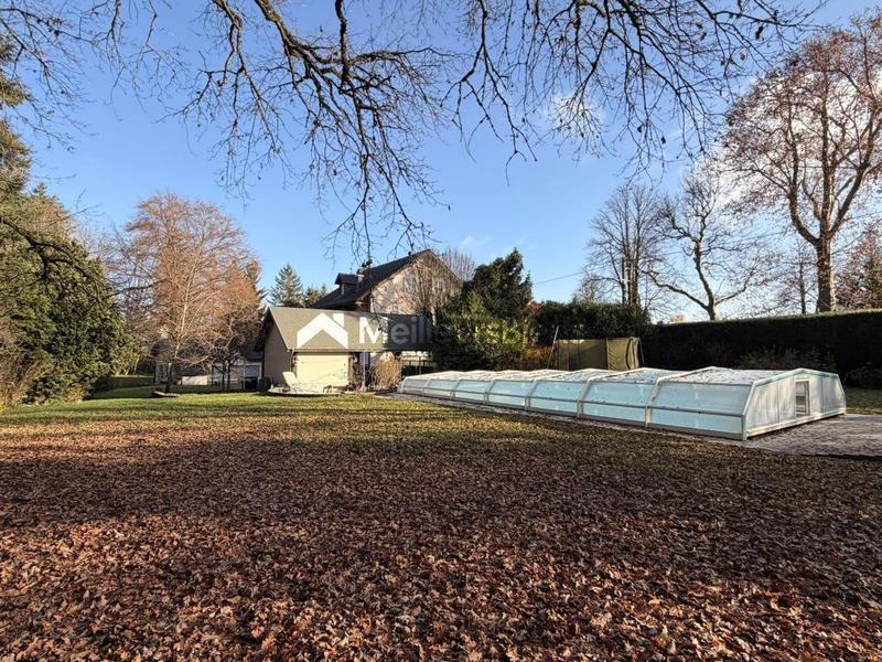 Maison - 375 m² - 12 pièces