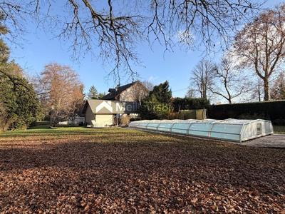 Maison - 375 m² - 12 pièces