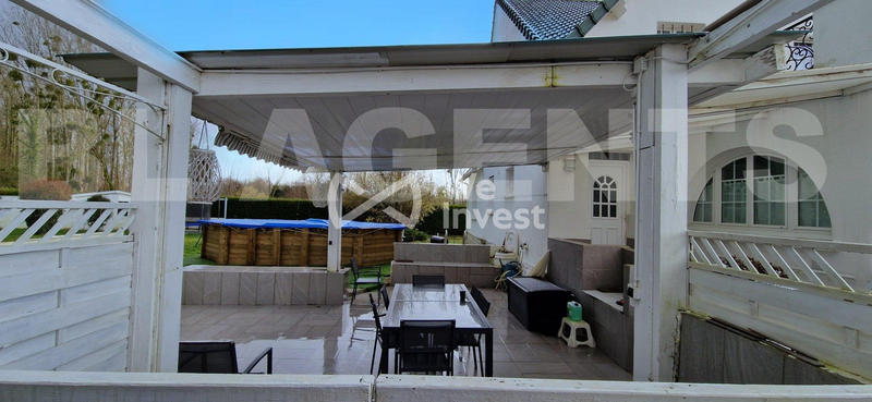 Maison - 244 m² - 10 pièces