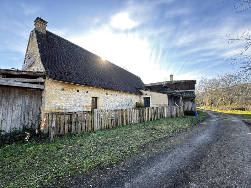 Propriété - 2 135 m² - 52 pièces