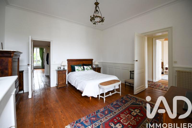 Maison - 273 m² - 11 pièces