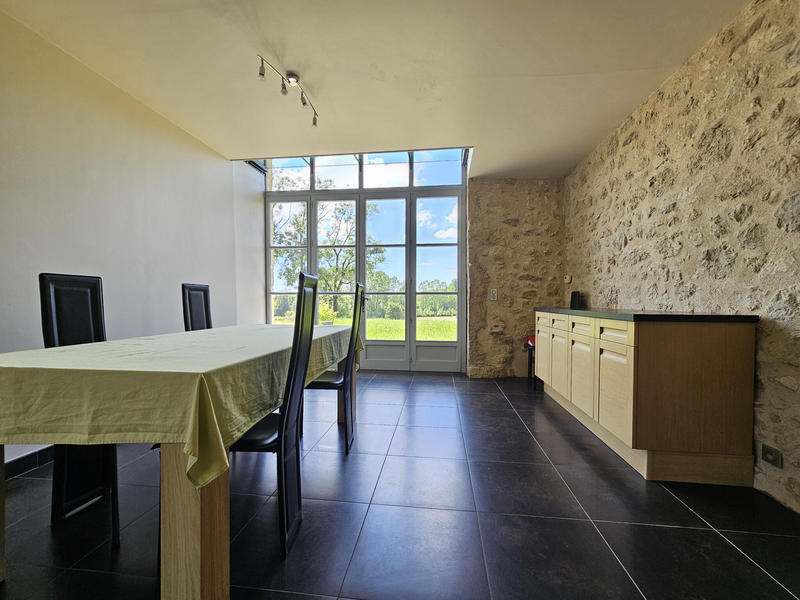 Maison - 210 m² - 9 pièces