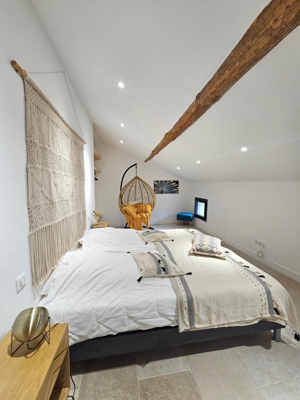 Propriété - 230 m² - 9 pièces