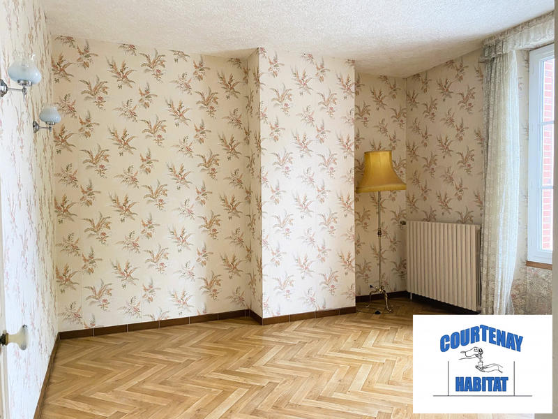 Maison traditionnelle - 211 m² - 7 pièces