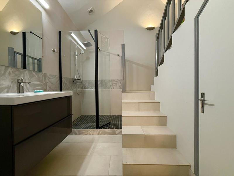 Maison - 220 m² - 8 pièces