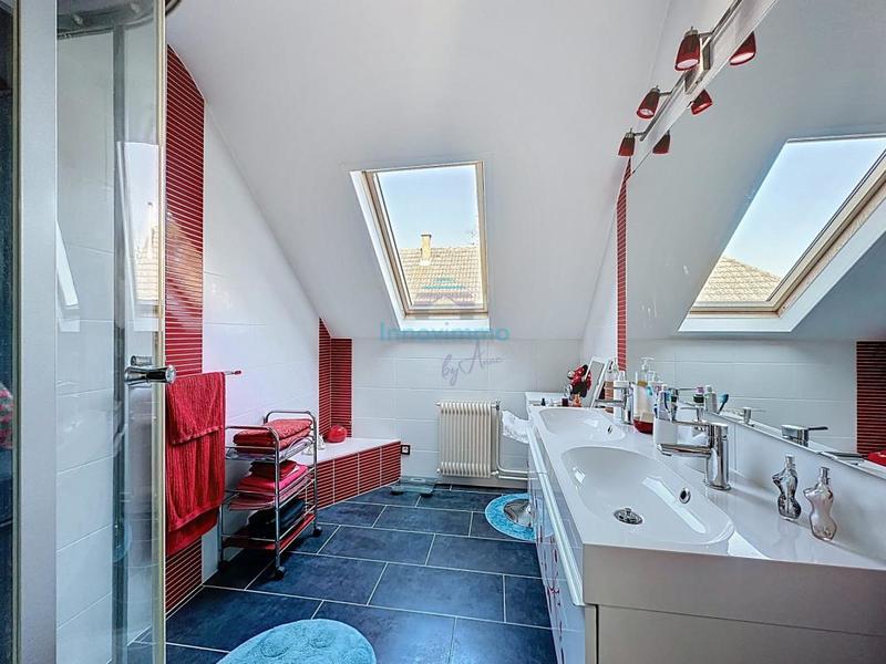 Villa - 216 m² - 8 pièces