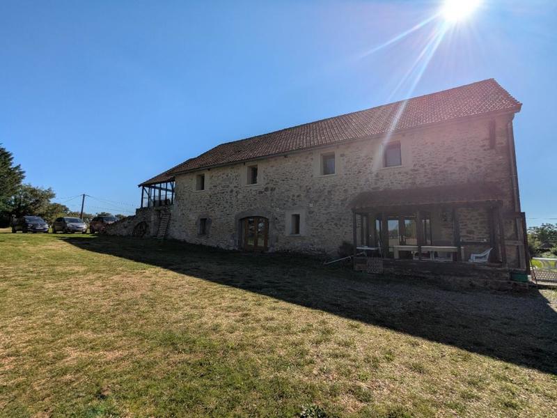 Maison - 225 m² - 11 pièces