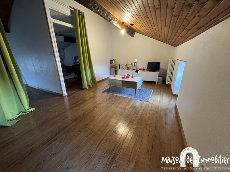 Maison - 99 m² - 5 pièces