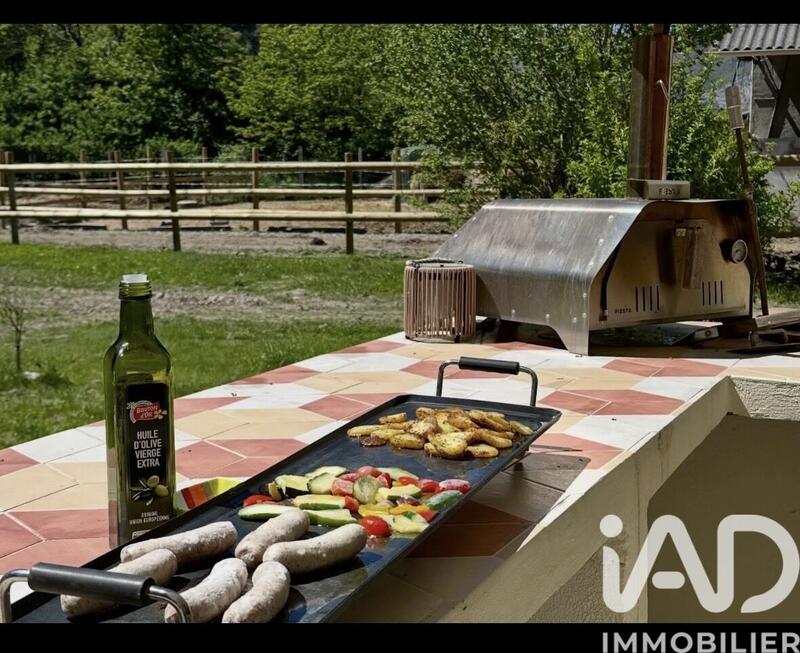 Maison - 98 m² - 4 pièces