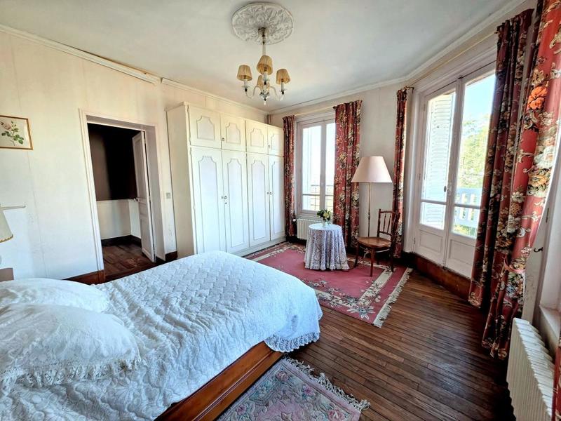 Maison bourgeoise - 242 m² - 7 pièces