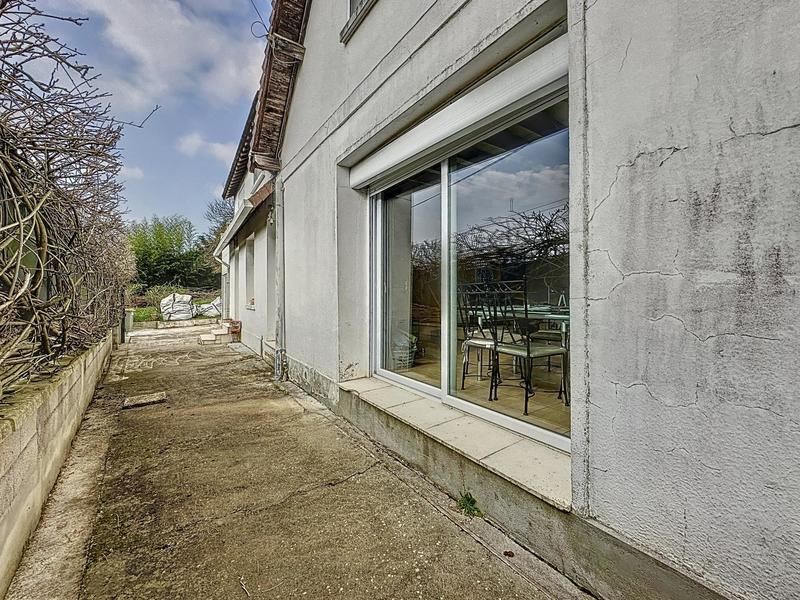 Maison - 240 m² - 9 pièces