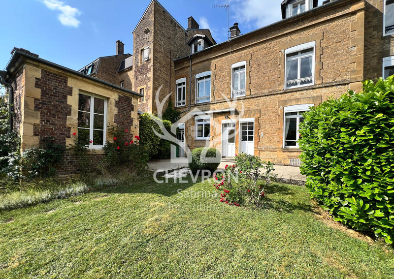 Maison - 259 m² - 10 pièces