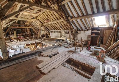 Maison - 240 m² - 8 pièces