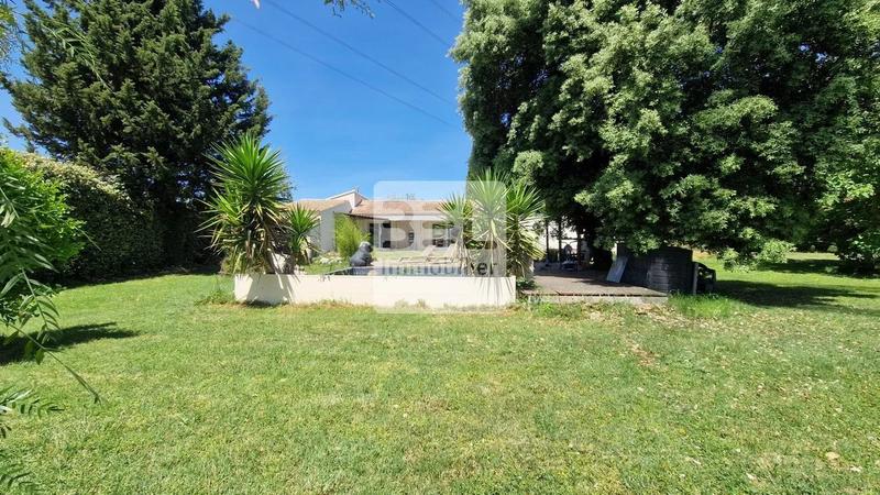 Maison - 220 m² - 8 pièces