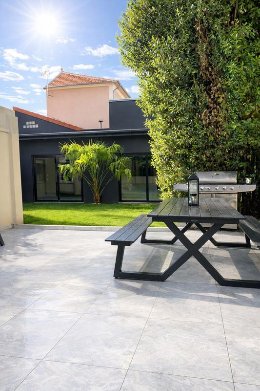 Maison - 302 m² - 11 pièces