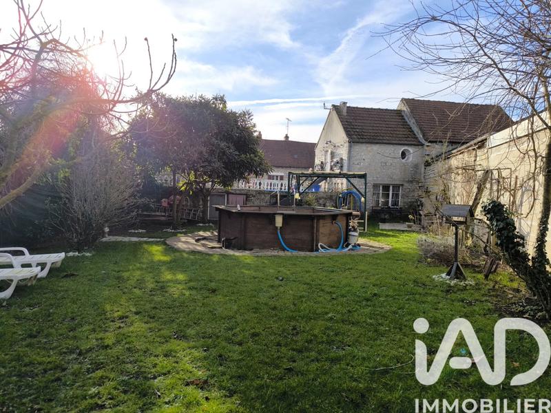 Maison - 211 m² - 8 pièces