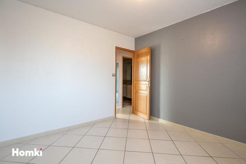 Appartement - 90 m² - 5 pièces