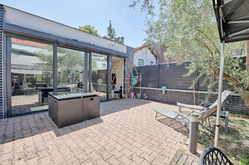 Entrepôt - 150 m² - 3 pièces