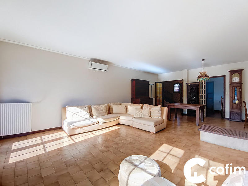 Maison - 209 m² - 8 pièces