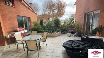 Immeuble - 611 m² - 1 pièce