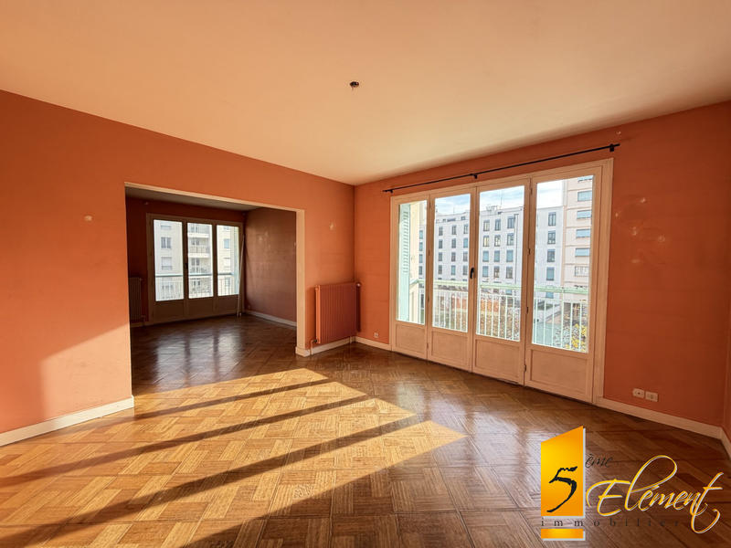 Appartement - 98 m² - 5 pièces