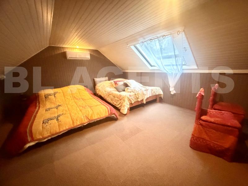 Maison traditionnelle - 160 m² - 7 pièces