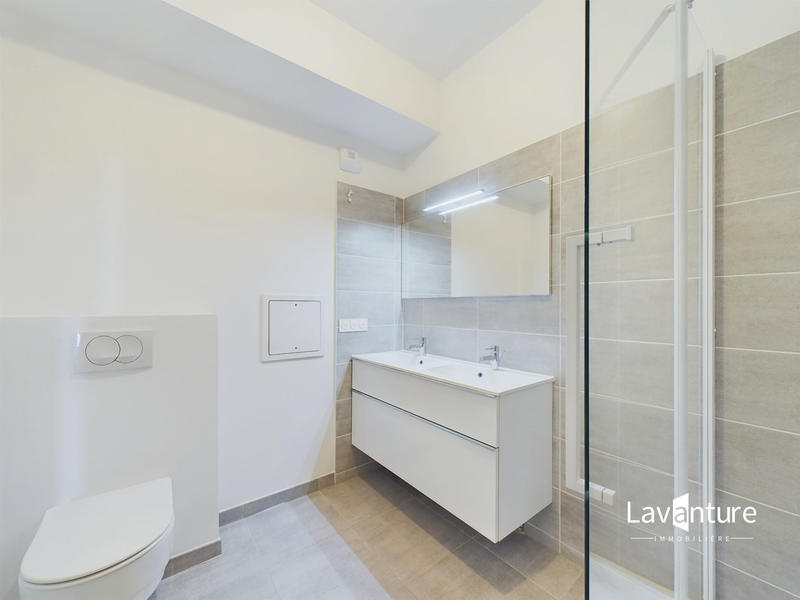 Appartement - 100 m² - 5 pièces