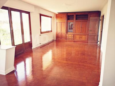 Maison - 211 m² - 10 pièces