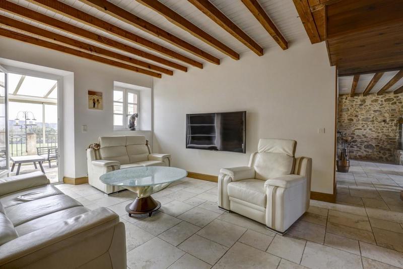 Maison - 276 m² - 6 pièces