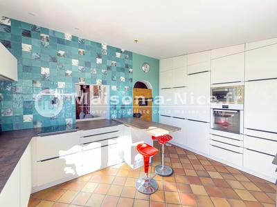 Maison - 285 m² - 10 pièces