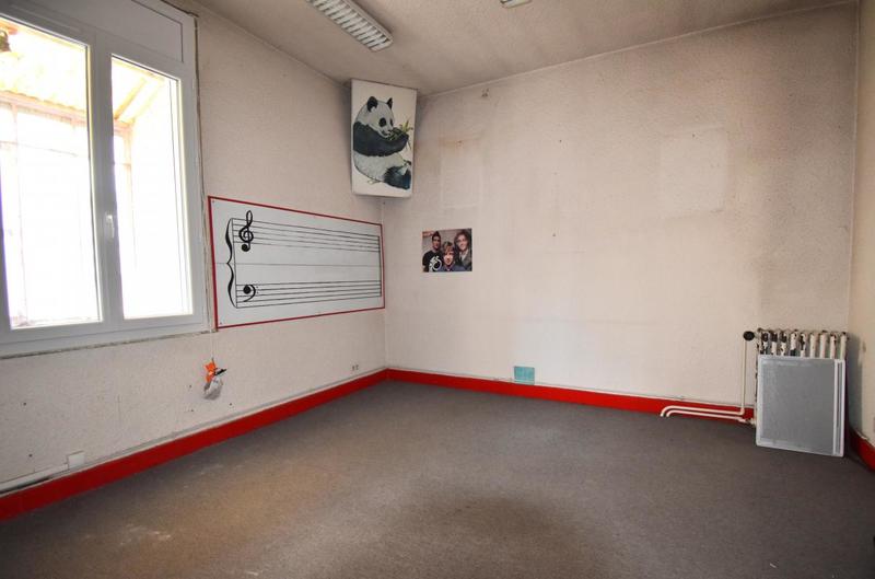 Bureau - 118 m² - 7 pièces