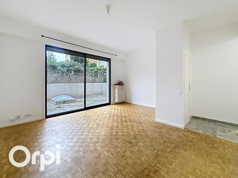 Studio - 38 m² - 1 pièce