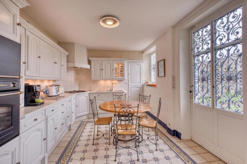 Maison de maîtres - 497 m² - 14 pièces