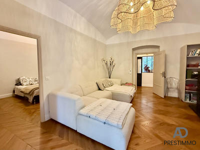 Appartement - 93 m² - 4 pièces