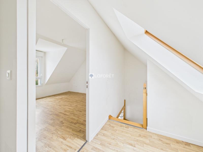 Maison - 93 m² - 5 pièces