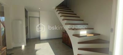 Maison - 218 m² - 7 pièces