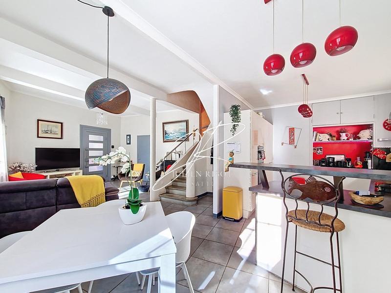 Maison - 186 m² - 6 pièces