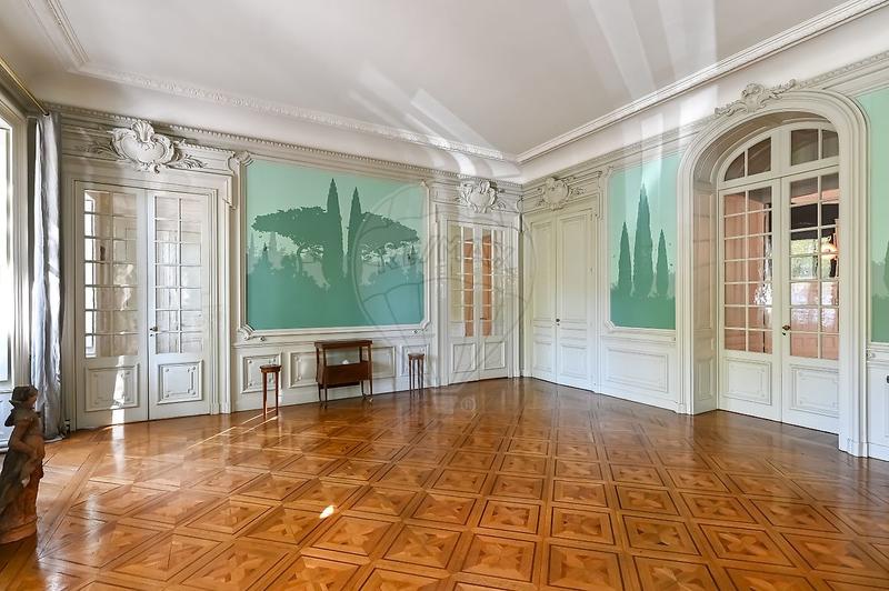 Appartement - 288 m² - 8 pièces