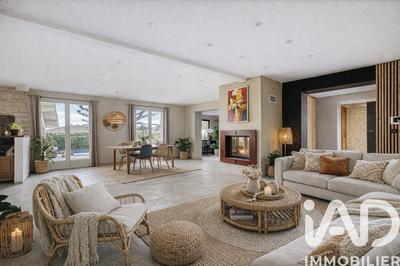 Maison - 218 m² - 8 pièces