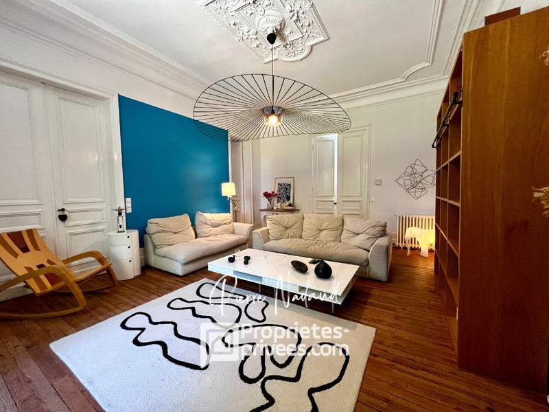 Maison - 230 m² - 9 pièces