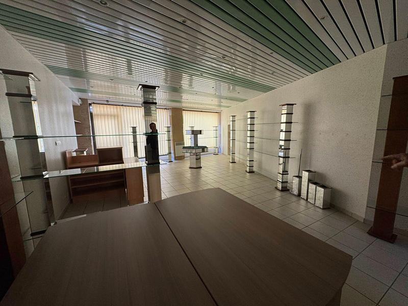 Maison - 283 m² - 11 pièces