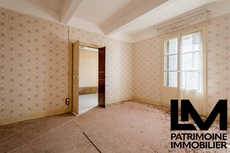 Maison - 325 m² - 6 pièces