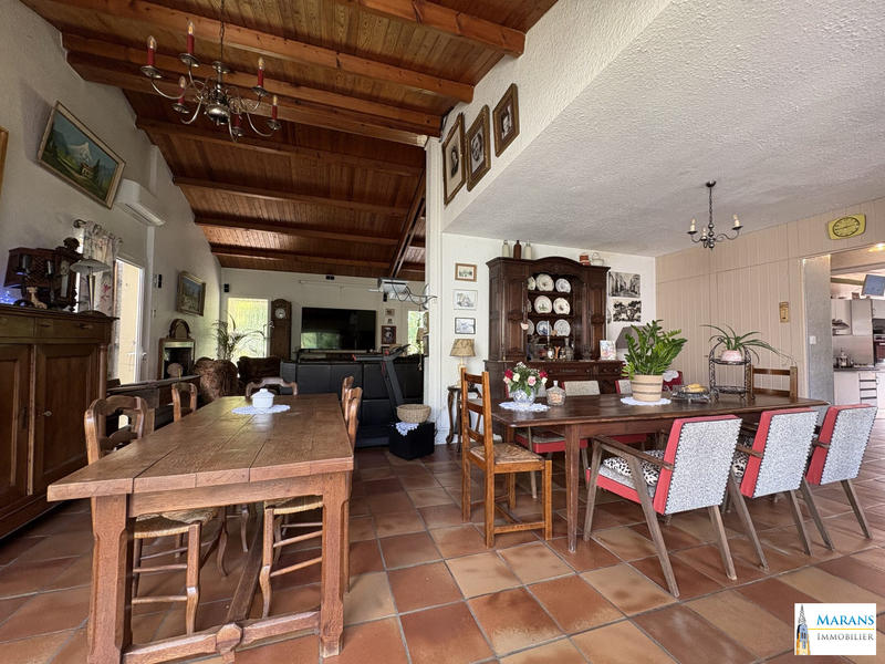 Maison - 309 m² - 10 pièces