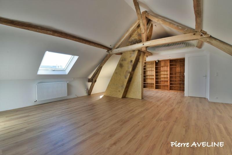 Maison - 242 m² - 7 pièces