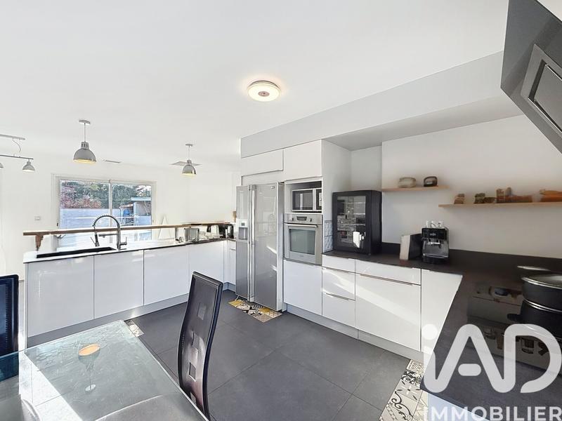 Maison - 187 m² - 5 pièces