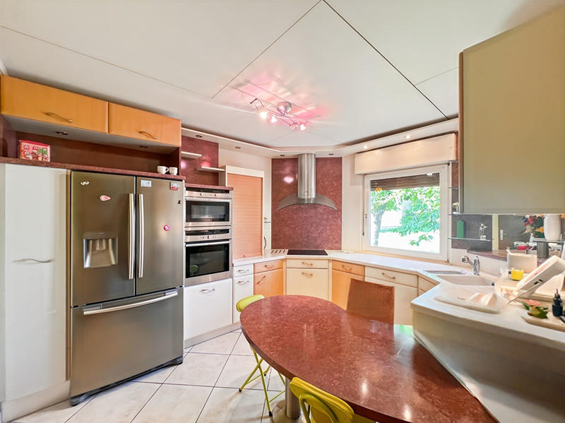 Maison - 205 m² - 8 pièces