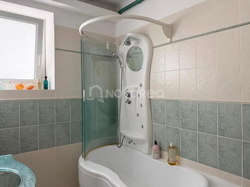 Maison - 215 m² - 9 pièces